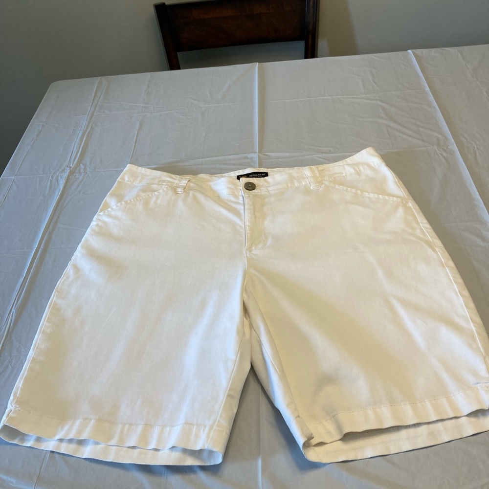 Women’s Bermuda Shorts